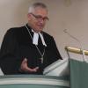 Dekan Hanspeter Kern während seiner letzten Predigt als Dekan von der Kanzel der Kitzinger Stadtkirche.
