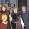 Führten ersamals durchs nächtliche Grünsfeld (von links): Bürgermeister Joachim Markert, Nachtwächter Herman Freitag und Heimatforscher Edgar Weinmann.