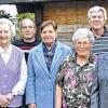 Treue Mitglieder geehrt: Vorsitzender Bruno Wiesler mit Sohn Robin, Schriftführerin Anne Röthlein, Rainer Pfister, Hannelore Stangner, Helene Kraus, Günther Kargl, Kassiererin Ursula Pitton, Otto Knittel und Kreisvorsitzender Winfried Huppmann. Foto: Rita Steger-Frühwacht