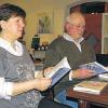 Sorgten für einen entspannten Abend: Barbara Wolf (Karlstadt) und Walter Konrad (Rieneck) lasen aus „Allerhand und Geschichtli“ sowie aus weiteren eigenen Büchern in Burgsinn.