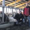 Das grüne Zentrum: Die EU-Agrarpolitik hat konkrete Auswirkungen auf  die Landwirte auch im Landkreis. Stefan und Horst Wirsing aus Hellmitzheim haben vor kurzem einen Laufstall mit 130 Milchkühen gebaut. Werden die Vorschläge aus Brüssel wie geplant umgesetzt, kann es den Betrieb 3000 Euro im Jahr kosten, allerdings gibt es die Hoffnung auf Kompromisse und Alternativen zur Flächenstilllegung.