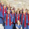 (hawo)   Barock und Gospel, Pop und Klassik, Tradition und Moderne, Besinnliches und Schwungvolles: Beim Adventskonzert von „Voice of Glory“ am Sonntag, 15. Dezember, um 18 Uhr, kann man in der Kirche von Neuses Musik aus mehreren Jahrhunderten hören. Unterstützt wird der Chor von der Musikschule Bad Königshofen. Seit Wochen proben die Sänger für diesen Auftritt. „Der Chor möchte die Seelen seiner Zuhörer bewegen“, heißt es in einem Veranstaltungshinweis. Der Konzerterlös geht an das Projekt „Lentch“. Jan Eisenmenger aus Hofheim befindet sich seit September in Peru und unterstützt dort Kinder und deren Familien. Den Kindern soll eine schulische Laufbahn ermöglicht und somit eine Perspektive für die Zukunft geboten werden. Der Eintritt zum Konzert ist frei, dafür sind Spenden erwünscht. Im Anschluss klingt der Abend bei Glühwein und Bratwurst aus.