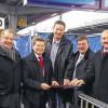 Probebohrung mit der SPD: Am Bahnsteig (von links) „60plus“-Vorsitzender Rudi Hepf, MdL Georg Rosenthal, Klaus Walther (Vorstand Würzburg AG), MdL Volkmar Halbleib und MdB Bernd Rützel.