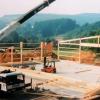Schon kurz nach der Firmengründung siedelte sich Thomas Geßner im neuen Gewerbegebiet am Dürnhof an, 1995 wurde die erste Halle errichtet. Schon kurz nach der Firmengründung siedelte sich Thomas Geßner im neuen Gewerbegebiet am Dürnhof an, 1995 wurde die erste Halle errichtet.