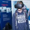 Auch der Druckmaschinenhersteller Koenig & Bauer stellte sich auf der Fachmesse vor und hatte sogar etwas zum Ausprobieren dabei. Auch der Druckmaschinenhersteller Koenig & Bauer stellte sich auf der Fachmesse vor und hatte sogar etwas zum Ausprobieren dabei.