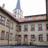 Zankapfel: An der künftigen Nutzu8ng der alten Volksschule scheiden sich im Stadtrat die Geister.Foto: Markus Reeh