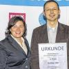 Ausgezeichnet: Christian Söder ist einer der Träger des Deutschen Tierschutzpreises 2013. Der Hoheimer erhielt den mit 1000 Euro dotierten dritten Preis. Mit im Bild Moderatorin Vera Int-Veen bei der Preisverleihung in Berlin.