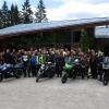 Gruppenfoto mit einigen Motorrädern am Waldhotel Rennsteighöhe zum Abschluss der Tour. Gruppenfoto mit einigen Motorrädern am Waldhotel Rennsteighöhe zum Abschluss der Tour.