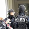Erfolgreicher Einsatz: Nach fast neun Stunden stürmten Spezialkräfte des Sondereinsatzkommandos das Alte Rathaus in Ingolstadt. Ein Mann hatte dort mehrere Geiseln genommen. Der Täter wurde bei dem Einsatz verletzt, die beiden Geiseln blieben unverletzt.