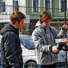Praktische Vermessungstechnik: Schüler durften Geräte testen.