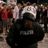 Immer öfter ist ein großes Polizeiaufgebot notwendig, um bei Fußballspielen in unteren Klassen Ausschreitungen zu verhindern. -