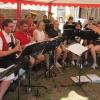Jutta Fatt dirigiert hier die Musiker. Jutta Fatt dirigiert hier die Musiker.