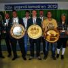 Die neue Schützenfamilie: Sie stellten sich bei der Königsproklamation der Schützengesellschaft in Estenfeld zum Erinnerungsbild auf: (von links): erster Ritter Rudi Bauer, zweiter Ritter Carsten Bauer, Schützenkönig Michael Hornung, Jugendritter André Pfennig, Jugendkönig Patrick Suchanek, Bürgermeister Michael Weber, Bürgerschützenkönig Holger Hörmann, Silke Krieger (3. Platz beim Bürgerschützenkönigschießen) und Marco Wettengel (bester Tagesschütze). Es fehlt Michael Preissler.