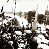 17. Juli 1904: Fast ganz Schweinfurt ist auf den Beinen, als das Denkmal an der Maxbrücke bei herrlichstem Wetter enthüllt wird.