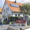 Tradition: Die Nenzenheimer Burschen zogen am Kirchweihsonntag durch das Dorf.