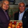König mit Hoffotograf: Udo Kleinfelder erhielt für seine Verdienste nicht nur die Kokarde „amicis regis potatonis“, sondern auch etwas für Leib und Seele.