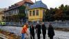 Jetzt kann es losgehen: Spatenstich zur ersten Baumaßnahme in Sachen Neugestaltung des „Place de Vouvray“ und der Würzburger Straße in Randersacker (von links): Christian von Sohl, (Firma Lurz), Bürgermeister Dietmar Vogel, Hartmut Holl (Büro Dr. Holl) sowie Manfred Grüner und Bernhard Wägelein von der Regierung von Unterfranken.
