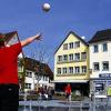 Großer Wurf gefragt: Das Stadtentwicklungskonzept soll erreichen, dass die Abwanderung und der Kaufkraftverlust im neu gestalteten Mellrichstadt möglichst gering gehalten werden. Nicht nicht verschmerzt ist bis heute die Schließung des Schlecker-Drogeriemarktes (im Bild rechts), ein wichtiger Teil einer attraktiven Einkaufsstadt.
