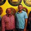 (gut)   Udo Krauß ist der Bürgerschützenkönig. Beim Kirchweihschießen lag er zunächst punktgleich (45 Ringe) mit Peter Kraus und sicherte sich dann den Sieg durch Würfeln. Mit jeweils 44 Ringen folgten  Karl Koclir, Jochen Wagner und Stefan Sturm. Mit knapp 120 Teilnehmern verzeichnete Schützenmeister Roland Guttroff eine gleichbleibend hohe Beliebtheit des Bürgerschießens an der Kirchweih. Beim Bürgerschützenballs wurden Geld- und Sachpreise, gespendet von der Gemeinde und ortsansässigen Firmen, an die besten Schützen verliehen. Im Bild (von links) Schützenmeister Roland Guttroff, Peter Kraus, Udo Krauß (Bürgerschützenkönig)  und Bürgermeister Werner Pfadler.