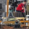 Historisches Stimmungsbild: In der Scheune der Familie Riegler in Obereisenheim gab es beim Kulturherbst landwirtschaftliche Geräte von anno dazumal zu besichtigen.