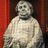 Abbild Luthers? Der Reformator soll Riemenschneider so beeindruckt haben, dass der Künstler dem Heiligen Andreas an der Marienkapelle Luthers Antlitz gab.