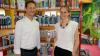 Bürgermeister Thorsten Wozniak begrüßt die neue Leiterin der Stadtbibliothek Gerolzhofen, Julia Rehder, in den Büchereiräumen im Bürgerspital. Die gebürtige Hamburgerin hat am 1. Juli ihre Arbeit aufgenommen.  