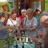 Na denn, Prost! Liköre und Brände aus eigener Herstellung durften die Landfrauen und Landmänner auf dem Genusshof der Familie Pingold probieren. Na denn, Prost! Liköre und Brände aus eigener Herstellung durften die Landfrauen und Landmänner auf dem Genusshof der Familie Pingold probieren.