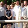 Pater von Hatzfeld segnete das Kinderhaus und den Spielplatz des Caritas-Don Bosco Bildungszentrums. Mit ihm freuen sich (von links) Sigrid Scheller, Winfried Weidner, Franz Wiehl, Katja Dux, Direktor Andreas Halbig, Architekt Matthias Schulz und Walter Ziermann.
