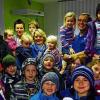 Danke: Kinder und Verantwortliche der Kindergärten besuchten Sponsor Ewald Schlereth. Hinten, von links: Sigrid Albrecht und Felicia Franke (Oberthulba), Michaela Kötzner und Birgit Armbruster (Thulba), Ewald Schlereth und Jürgen Weigand (Oberthulba).