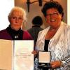 Ausgezeichnet: Die Bayerische Verfassungsmedaille bekam Cordula Kappner (links) von Landtagspräsidentin Barbara Stamm überreicht.
