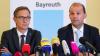 Sie können sich jetzt wieder auf die Mördersuche konzentrieren: Daniel Götz (r), Staatsanwalt als Gruppenleiter der Staatsanwaltschaft Bayreuth und Uwe Ebner, Leiter der SoKo Peggy. Das Bild entstand bei einer Pressekonferenz, nachdem der Verdächtige Manuel S. im vorigen Jahr gestanden hatte, die Leiche des Mädchens im Wald in Thüringen vergraben zu haben. Sie können sich jetzt wieder auf die Mördersuche konzentrieren: Daniel Götz (r), Staatsanwalt als Gruppenleiter der Staatsanwaltschaft Bayreuth und Uwe Ebner, Leiter der SoKo Peggy. Das Bild entstand bei einer Pressekonferenz, nachdem der Verdächtige Manuel S. im vorigen Jahr gestanden hatte, die Leiche des Mädchens im Wald in Thüringen vergraben zu haben.