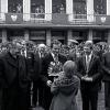 26. März 1979: König Carl Gustaf wird von Oberbürgermeister Kurt Petzold (mit Amtskette), dem damaligen Bayerischen Wirtschaftsminister Anton Jaumann und 4000 Schweinfurtern begrüßt.