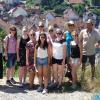 Wanderpause am Vorderen Kallmuth, wo sich die fränkischen Weinprinzessinnen mit ihrer Homburger Kollegin Lena Dornbusch Zeit für ein Erinnerungsfoto nahmen.
