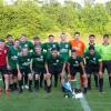 Im Endspiel des Auto-Deibl-Cups gewann die DJK Schwebenried/Schwemmelsbach mit 4:0 gegen Altbessingen. Neben Marco Deibl (ganz rechts) stehen die Unparteiischen (von rechts) David Kern, Björn Söllner und Julian Schäff, die mit dem sehr fairen Spiel keine Probleme hatten