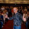 Der Beifall des Publikums war ihm sicher: Norbert Höchner boxte sich auch beim SpeakerSlam in Stuttgart durch. Der Beifall des Publikums war ihm sicher: Norbert Höchner boxte sich auch beim SpeakerSlam in Stuttgart durch.