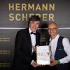 Goldprämierung: Norbert Höchner beim Siegerfoto mit Hermann Scherer. Goldprämierung: Norbert Höchner beim Siegerfoto mit Hermann Scherer.