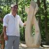 Zeichen der Vergänglichkeit: Aus einem Baum wird eine Säge, die das Holz zerstört. Diese Idee hat Saleh Nemr umgesetzt. Zeichen der Vergänglichkeit: Aus einem Baum wird eine Säge, die das Holz zerstört. Diese Idee hat Saleh Nemr umgesetzt.