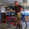 Fahrbereit: Alexander Himmrich bastelte mir Jugendlichen aus der Fahrradwerkstatt aus lauter schrottreifen Rädern ein Fahrrad-Schmuckstück zusammen.PAT CHRIST