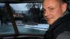 Gute Laune: Jan Severin, Kapitän des Flusskreuzfahrtschiffs A-Rosa Silva, übt sich in Geduld, bis er Schweinfurt wieder verlassen kann.