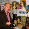 Außergewöhnliche Sammlung: Der Gründer und Leiter des Friseurmuseums Heinz Zopf steht im Museum der Deutschen Friseurakademie in Neu-Ulm (Bayern). Das Friseurmuseum eröffnet am kommenden Montag in Neu-Ulm.