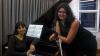 Auf dem Hochschulpodium: Bratschistin Carola Natalia Fredes Henríquez und Pianistin Ekaterine Kintsurashvili, die an der Hochschule für Musik und darstellende Kunst in Frankfurt studierten.