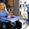 Das ist jetzt: Birgit Hofmann lebt in der Arche, einem Pflegewohnheim in Würzburg.
