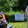 Eine Krone stand am Anfang des evangelischen Gottesdienstes auf der Rothöhe bei Bad Königshofen. Besucher bekamen sie aufgesetzt und sollten sagen, was sie tun würden, wenn sie König wären. Eine Krone stand am Anfang des evangelischen Gottesdienstes auf der Rothöhe bei Bad Königshofen. Besucher bekamen sie aufgesetzt und sollten sagen, was sie tun würden, wenn sie König wären.