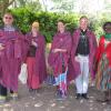 Von links: Ehemann der Evangelistin, Pfarrer Gunnar Zwing, Lena Werner, Maria Werner, Dekan Till Roth, Evangelistin des Gemeindesprengels, Pfarrer Tumaini Laanyuni von Oldonyo Sambu
