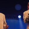 (TL)   Bernd Ulrich und sein zwei Jahre älterer Bruder Karl-Heinz machen seit 1970 miteinander Musik, begeistern als Die Amigos Fans des volkstümlichen Schlagers. Die Lieder, mit denen die Hessen im fast ausverkauften Würzburger Congress Centrum mal wieder die Fans erfreuten, klingen trotz aller Klischees rund um Herzschmerz und Alltagssorgen ehrlicher, direkter, als man das von Schlager-Schönlingen wie Florian Silbereisen gewohnt ist. Das Publikum sang vom ersten Titel bis zur Zugabe nach gut zwei Stunden alles mit, darunter Hits wie „Ich geh für dich durchs Feuer“, „Mein Himmel auf Erden“ oder „Sehnsucht, die wie Feuer brennt“. Wobei die Brüder komplett auf Begleitmusiker verzichteten, sondern nur zu zweit auf der Bühne standen, live sangen und Gitarre spielten, ansonsten auf Playback setzten. Am 24. Januar 2014 führt ihre „Im Herzen jung“- Tour Die Amigos wieder nach Würzburg. Online-Tipp: Bilder vom Amigos-Konzert und dem Publikum: www.mainpost.de