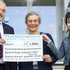 Der Rotary-Club SW Peterstirn spendet 1000 Euro an die Abteilung Krebstherapie des Leopoldina-Krankenhauses: (von links) Alfred Schneider (Rotary-Club Schweinfurt Peterstirn), Doris Göb (Krebsberatungsstelle Leopoldina-Krankenhaus) und Susanne Krumm (Kunsttherapeutin)