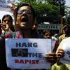 „Hängt den Vergewaltiger (engl.: 'Rapist')“: In ganz Indien machten am Montag aufgebrachte Demonstranten ihrer Empörung Luft.