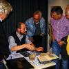 Wertvolle Funde: Zwei Bücher aus der Klosterbibliothek des Kapuzinerklosters Ochsenfurt hat Pfarrer Klaus Oehrlein in Antiquariaten aufgestöbert, ein weiteres vom Ochsenfurter Kapuzinerpater Isaak Oehninger im Kloster Kitzingen. Großes Interesse fanden die Bücher aus dem 17. Jahrhundert kürzlich nach einem öffentlichen Vortrag.