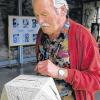 Holz ist sein Leben: Willi Kemmer feierte in Unterwittighausen seinen 75. Geburtstag.