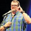 Sprachkünstler auf höchstem Niveau: Jochen Malmsheimer bei seinem Auftritt im Würzburger Mainfranken Theater.